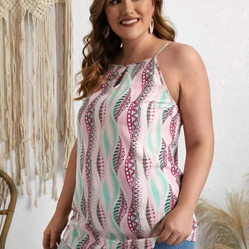 🎉HP🎉Plus Keyhole Front Geo Print - Picture 5 of 7